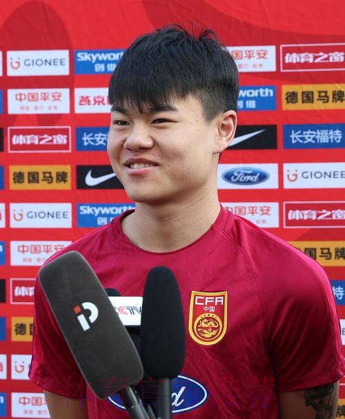 国足新人说|杨立瑜:“希望世界杯梦想会在当打之年实现吧!” 国足新人说|杨立瑜:“希望世界杯梦想会在当打之年实现吧!”